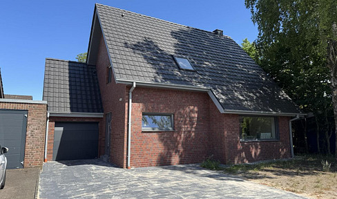 Detached house with garage in very good location! KFW funds with repayment discount possible!