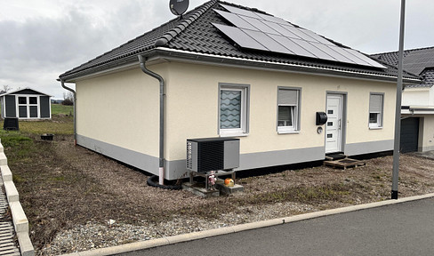 Moderner Bungalow mit Panoramablick auf die Wachsenburg