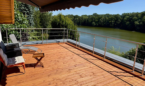 Living on the water - detached house with direct lake access