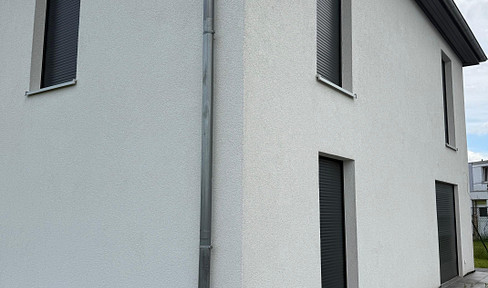 Luxurious town villa with generous plot of land according to §3 Bau NVo