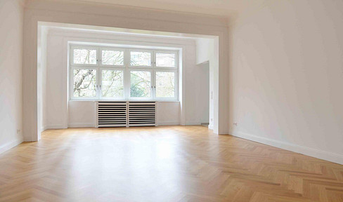 Prestigious 5-room apartment in Bauhaus style - the perfect combination of living and working!