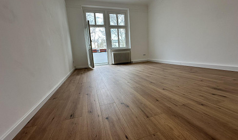 65 square meter apartment in Berlin, Spandau, with a balcony and garden – 1 minute from the Havel river and the Koeltzepark.