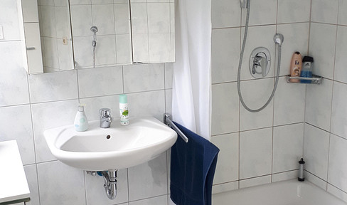 3.5 room, sunny balcony, bathroom: bathtub + shower + 2 windows, close to the forest and city center