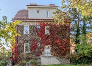 Apartment building in Mauer with garden in sought-after residential area near the 13th district