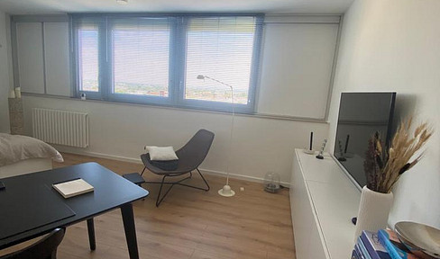 From the owner: Bright, completely renovated apartment in Neuehrenfeld.