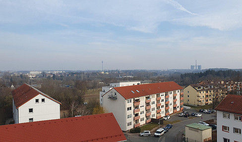 Vacant and renovated 3-room apartment with an underground parking space in Oberasbach Altenberg.