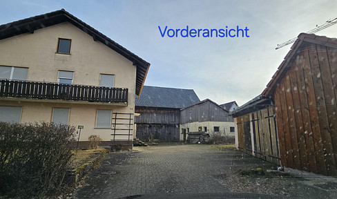 Einfamilienhaus mit Nebengebäuden