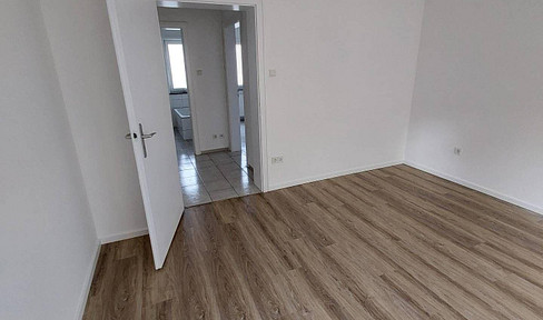 Frisch renovierte 2-Zimmer-Wohnung mit EBK