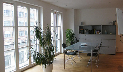 Maxvorstadt-Augustenhöfe: Attractive 1-room apartment with concierge & fitness room.