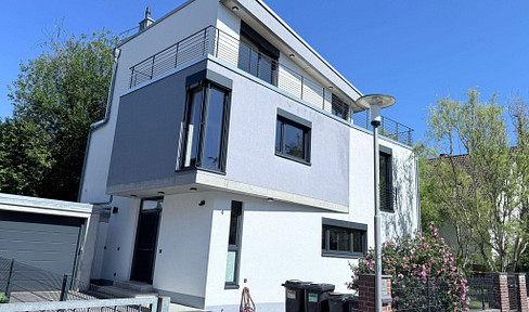 Provisionsfrei ! Neuwertige Architektenvilla in Bestlage Komponistenviertel