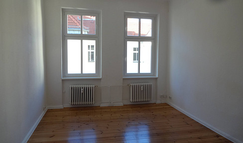 Friendly 2-room apartment in an old building