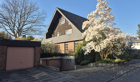 Spacious house in prime residential area in Cologne-Müngersdorf Commission-free from private owner