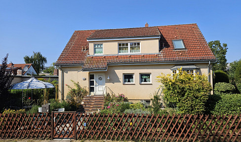 Detached house in Berlin Lichtenrade with large garden - private sale