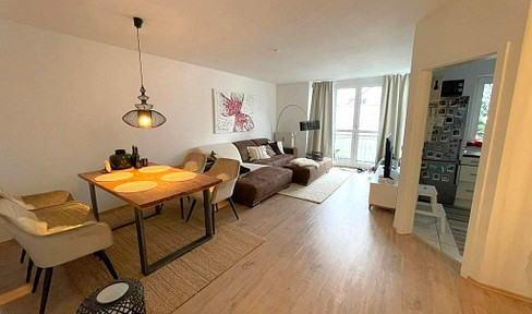 Chic, bright 2-room apartment to feel good approx. 62m² in top location