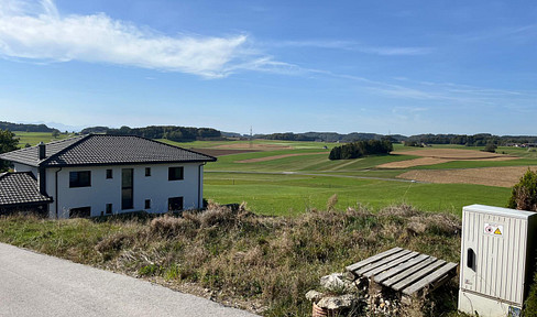 Building plot in Kirchberg near Mattighofen – 722 m², free of encumbrances, and without any obligation to build.
