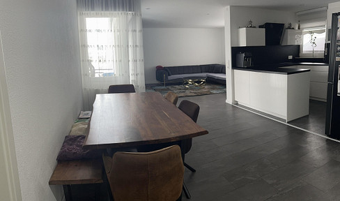 Schöne 3,5 Zimmer Wohnung in zentrale Lage