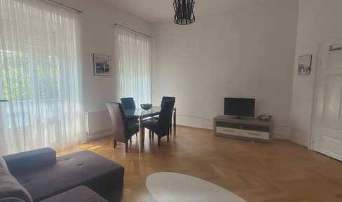 Sunny 3-room apartment on Augustaplatz