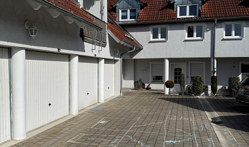 Spacious renovated 5-room maisonette apartment