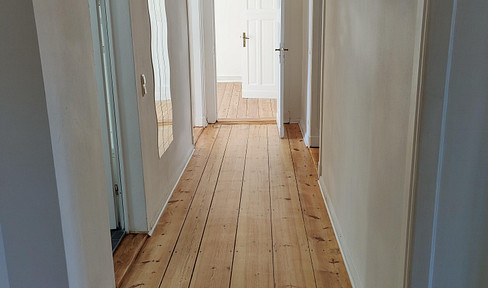 Schöne 4-Zimmer Wohnung | Berliner Altbau mit abgeschliffenen Dielen