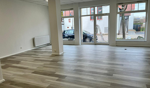 Renovated commercial unit located between Gera and Greiz.