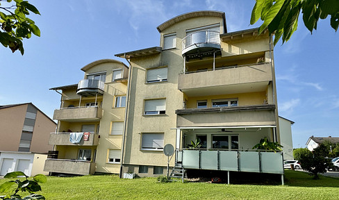 Charming 3-room apartment with large southwest-facing terrace and garage in Ailingen