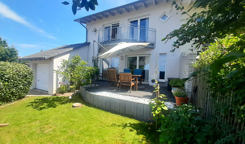 Modern DHH with garden, fireplace and heat pump - dream location between Gaggenau & Ettlingen