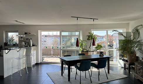 Exclusive penthouse with roof terrace - Central location to the old town and the lake