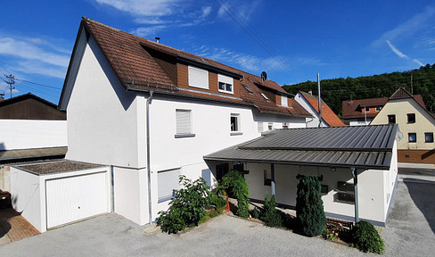 Saniertes Mehrfamilienhaus mit 5,5% Rendite + Bauplatz, Provisionsfrei!