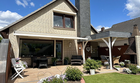 Well-maintained house with many possibilities