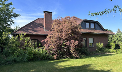 Einzigartige 8-Zimmer-Klinker-Villa (210m²) + 1.066m² Grundstück in Vecheldes Toplage zum Wachküssen