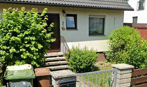 Free of commission! Detached house with granny apartment and garage in Fürth - Veitsbronn