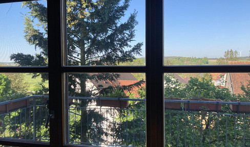 Schöne Maisonette-Wohnung mit Balkon und tollem Ausblick