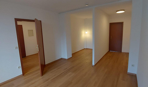 Modernisierte 1,5 Zimmer Wohnung mit neuer Einbauküche und großem Balkon (provisionsfrei)