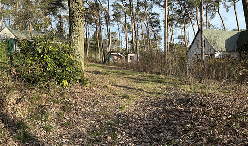 Beautiful, quiet and central building plot