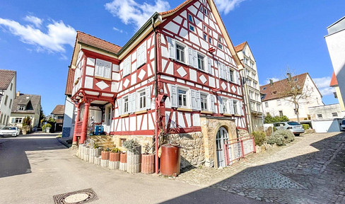Familienfreundliches Wohnen im Denkmal:  3,5 Zimmer-Wohnung im idyllischen Duttenberg