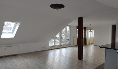 Modern, well-kept top-floor apartment with roof terrace and garage on Rechenberg