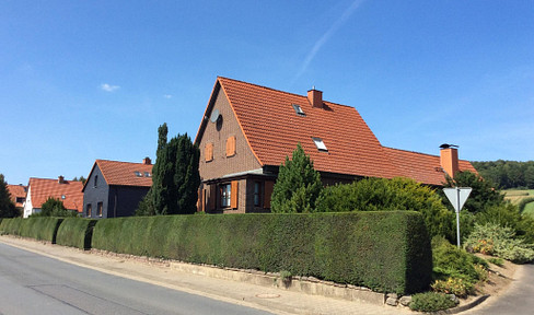 2 houses on 3650 sqm plot incl. building site