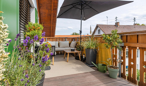 First occupancy: generously proportioned apartment near the A96!