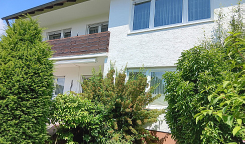 Semi-detached house in Eyb with garage