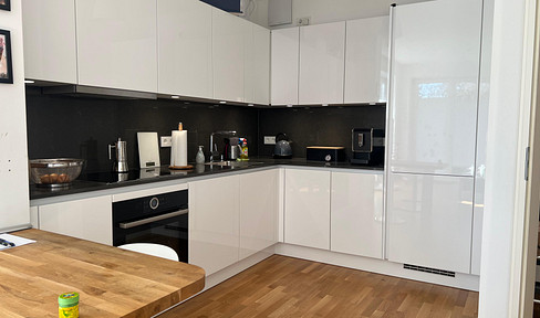 In the heart of Othmarschen: Charming, partly furnished 2 room apartment
