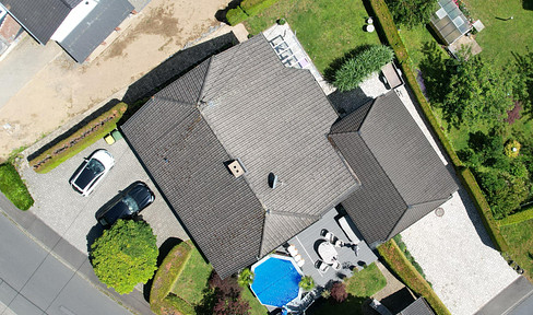 Verkauf freistehendes Haus mit Einliegerwohnung (ohne Kaution)