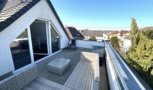 Traumhafte Dachgeschosswohnung in einer Villa mit großzügiger Dachterrasse