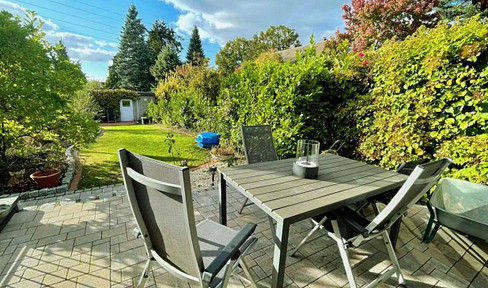 Spacious detached house with sunny terrace - for small families / couples