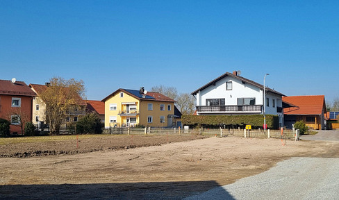 Grundstück mit Baugenehmigung für EFH mit Garage Nähe Regensburg