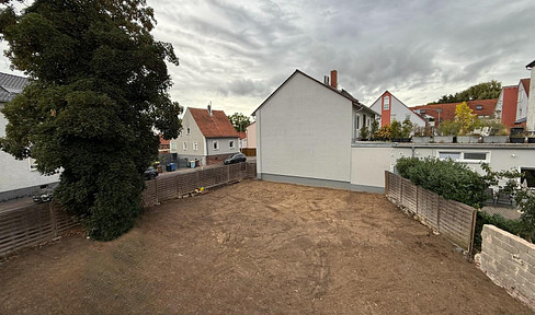 Flexible building plot 210 m² (expandable up to 300 m²) suitable for two houses or one/two-family house
