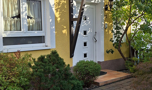 Attractive semi-detached house in Frankfurt Schwanheim