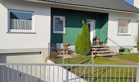 Einfamilienhaus in ruhiger, begehrter Wohnlage mit viel Platz und enormen Ausbaupotential.
