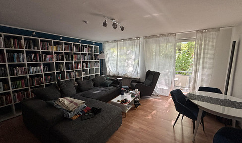 Frisch modernisiert mit Balkon und EBK