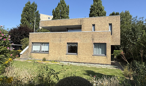 Architect's house with a view of the Elbe - Hus in Luv -