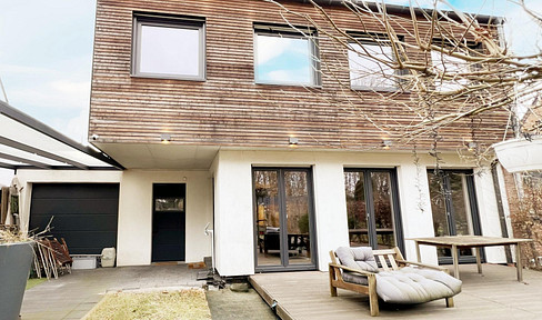 Saniertes Einfamilienhaus mit großem Garten und Garage in Duisburg-Rheinhausen